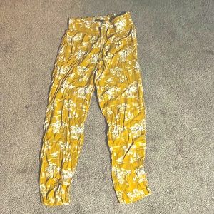 Abercrombie & Fitch casual pants.